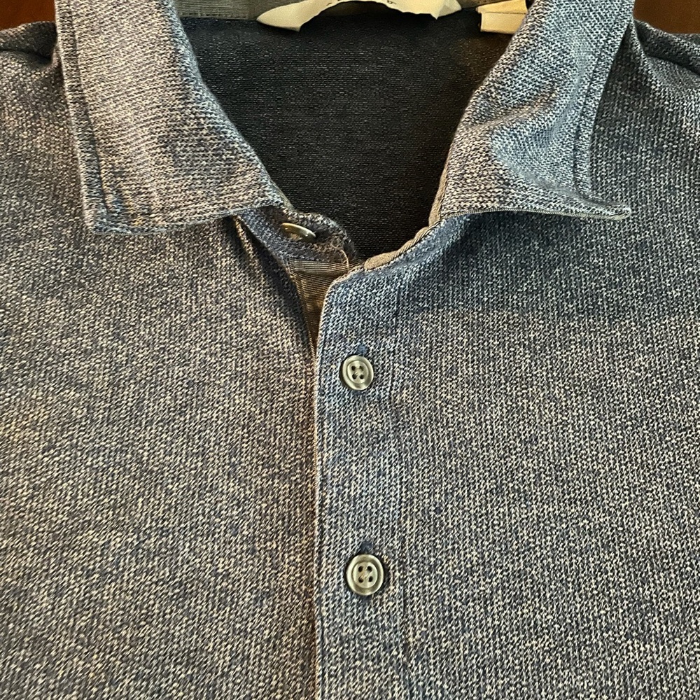 Men's Joseph Abboud 3 button polo shirt. Textured woven knit.